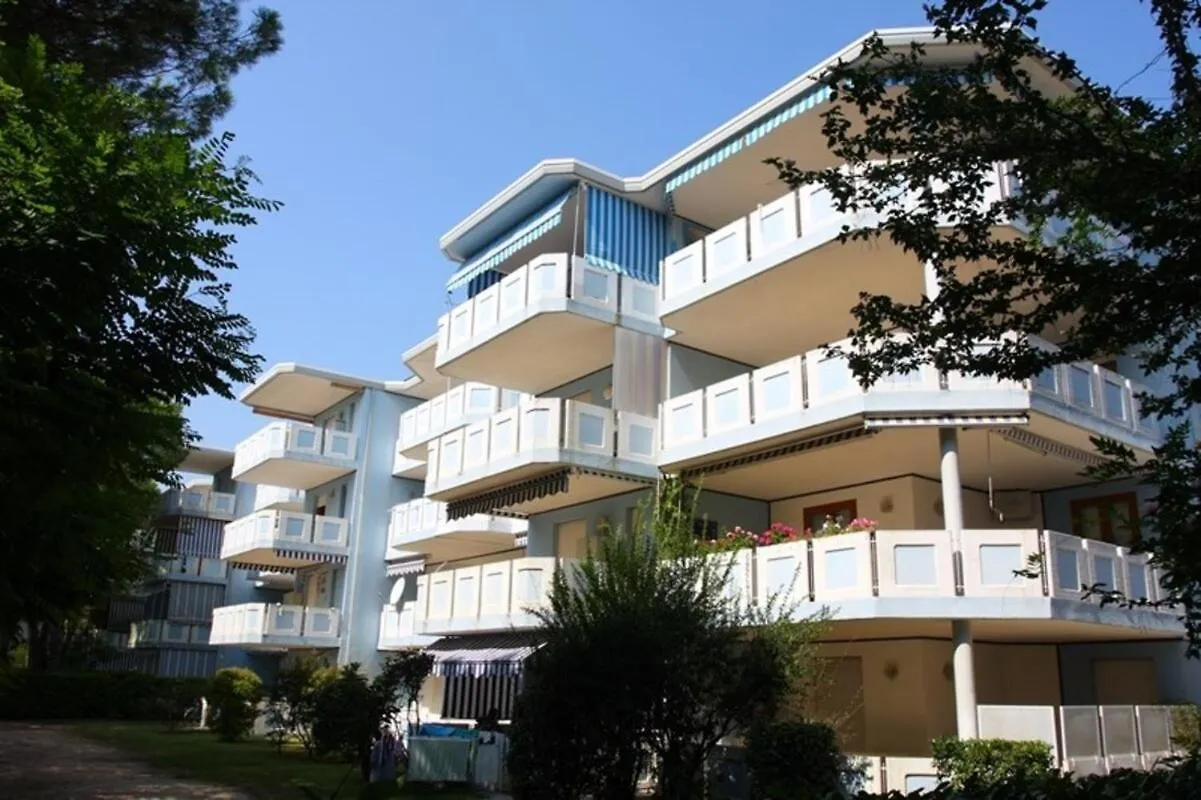 Apartment House With Balcony And Swimming Pool Bibione 0*,