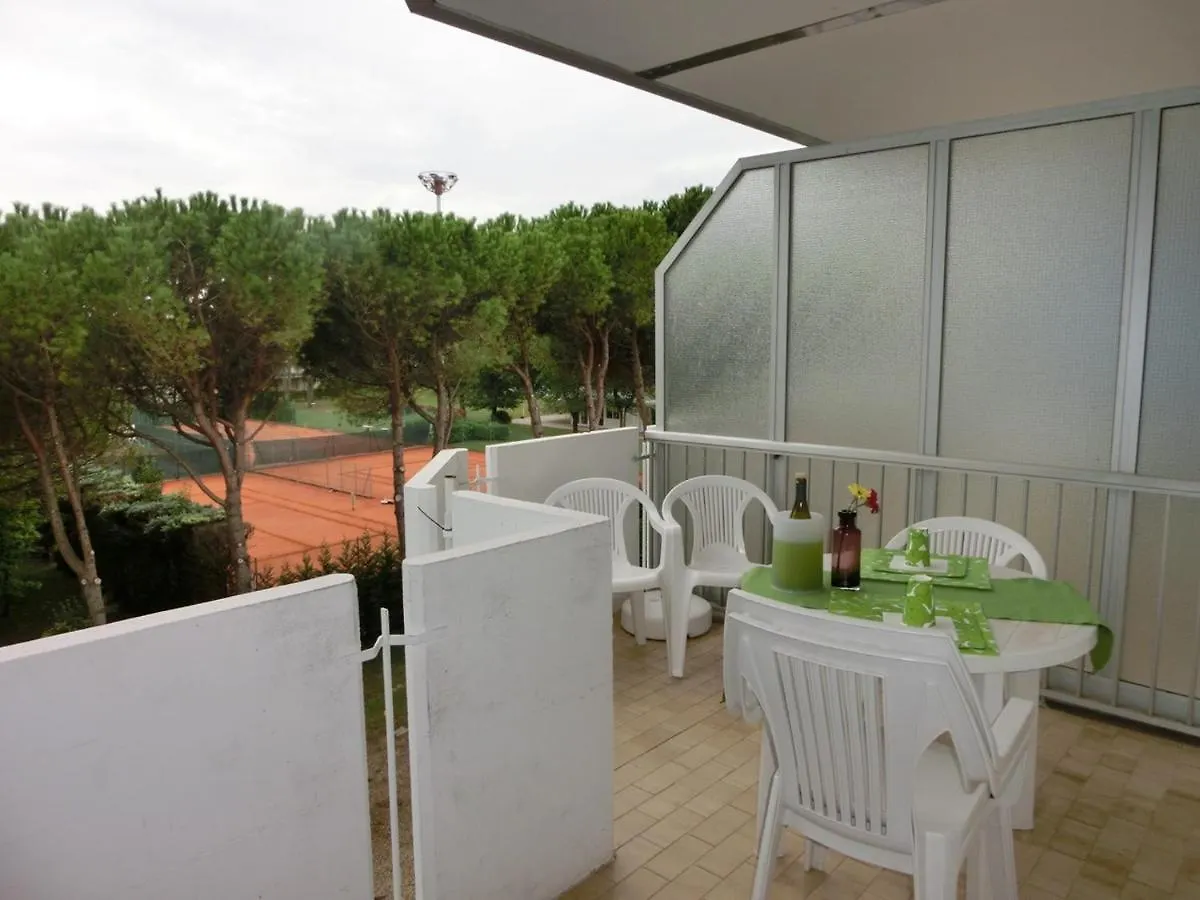 Apartment House With Balcony And Swimming Pool Bibione