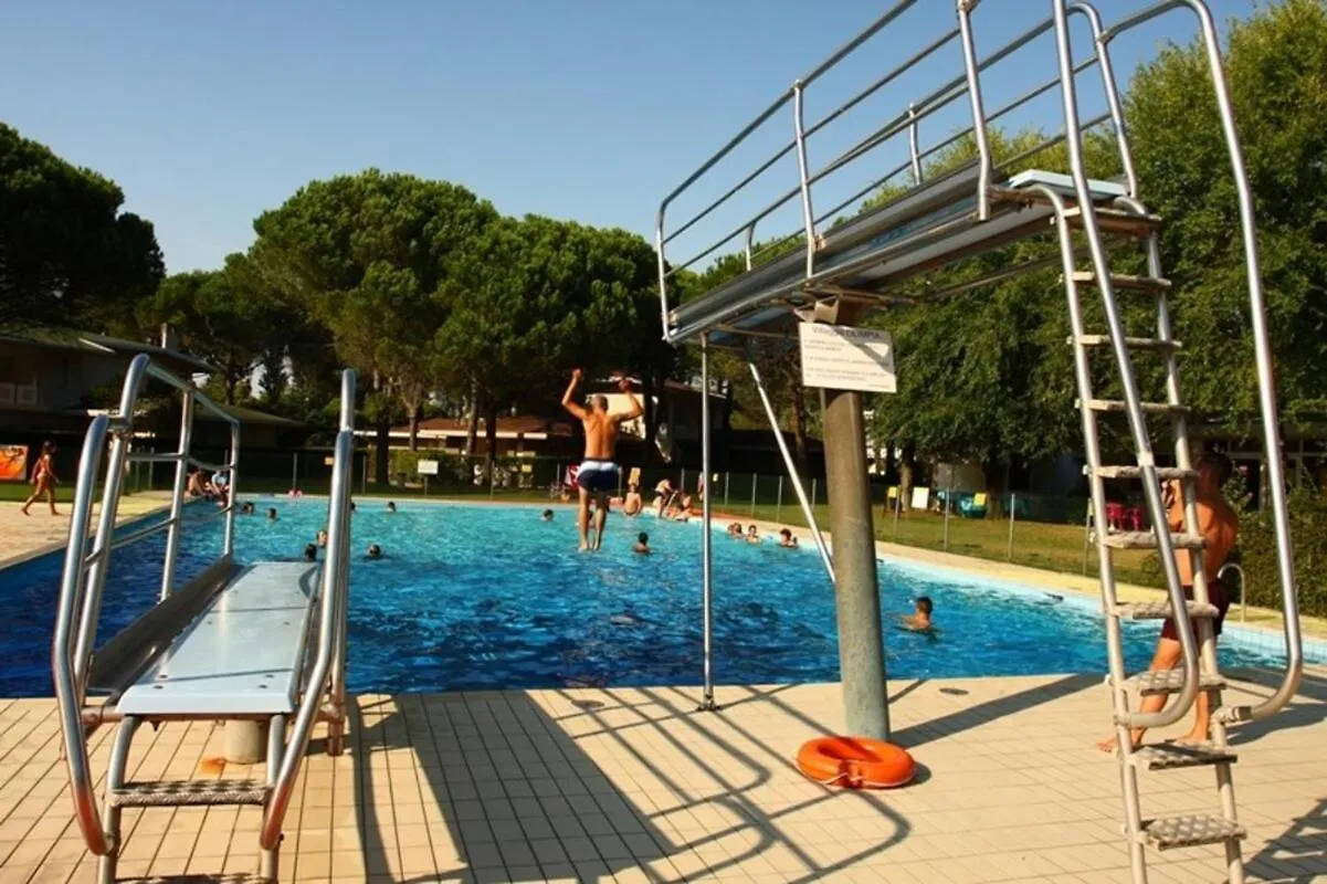 Apartment House With Balcony And Swimming Pool Bibione