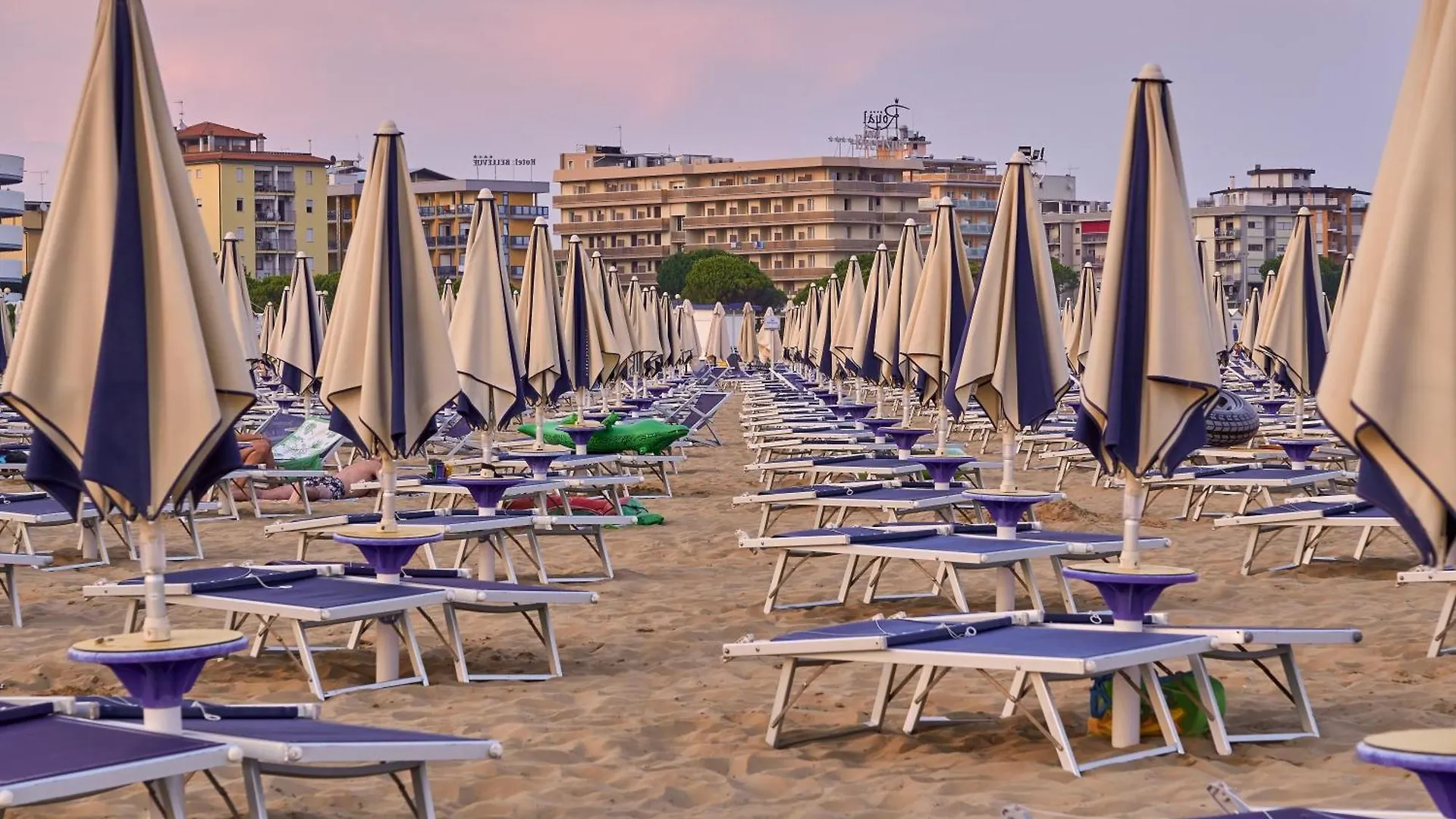 Apartment House With Balcony And Swimming Pool Bibione Italy